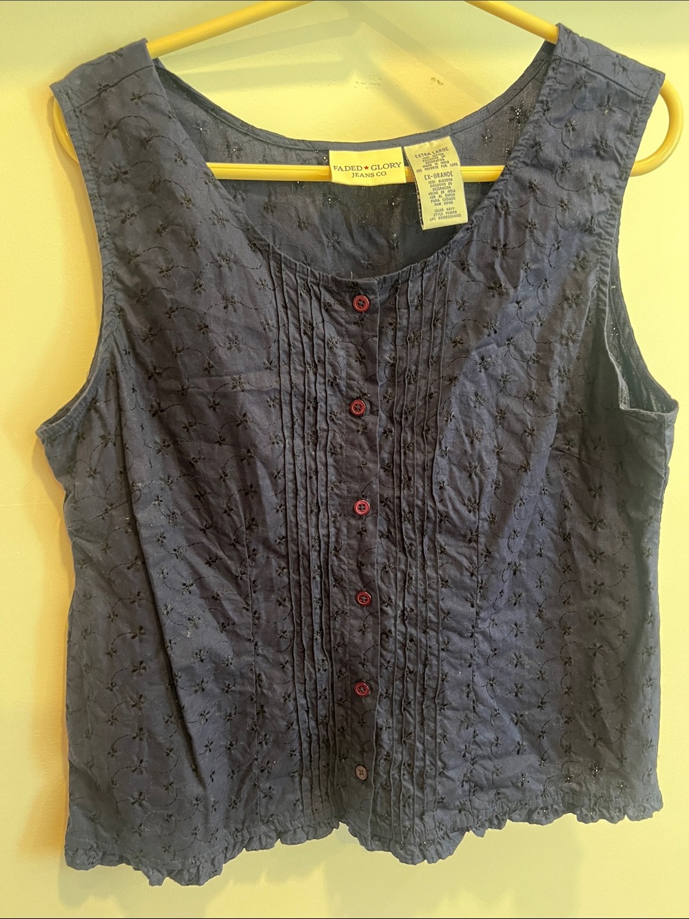 Faded Glory Navy Sleeveless Eyelet Pintuck Button Top with Red Buttons
